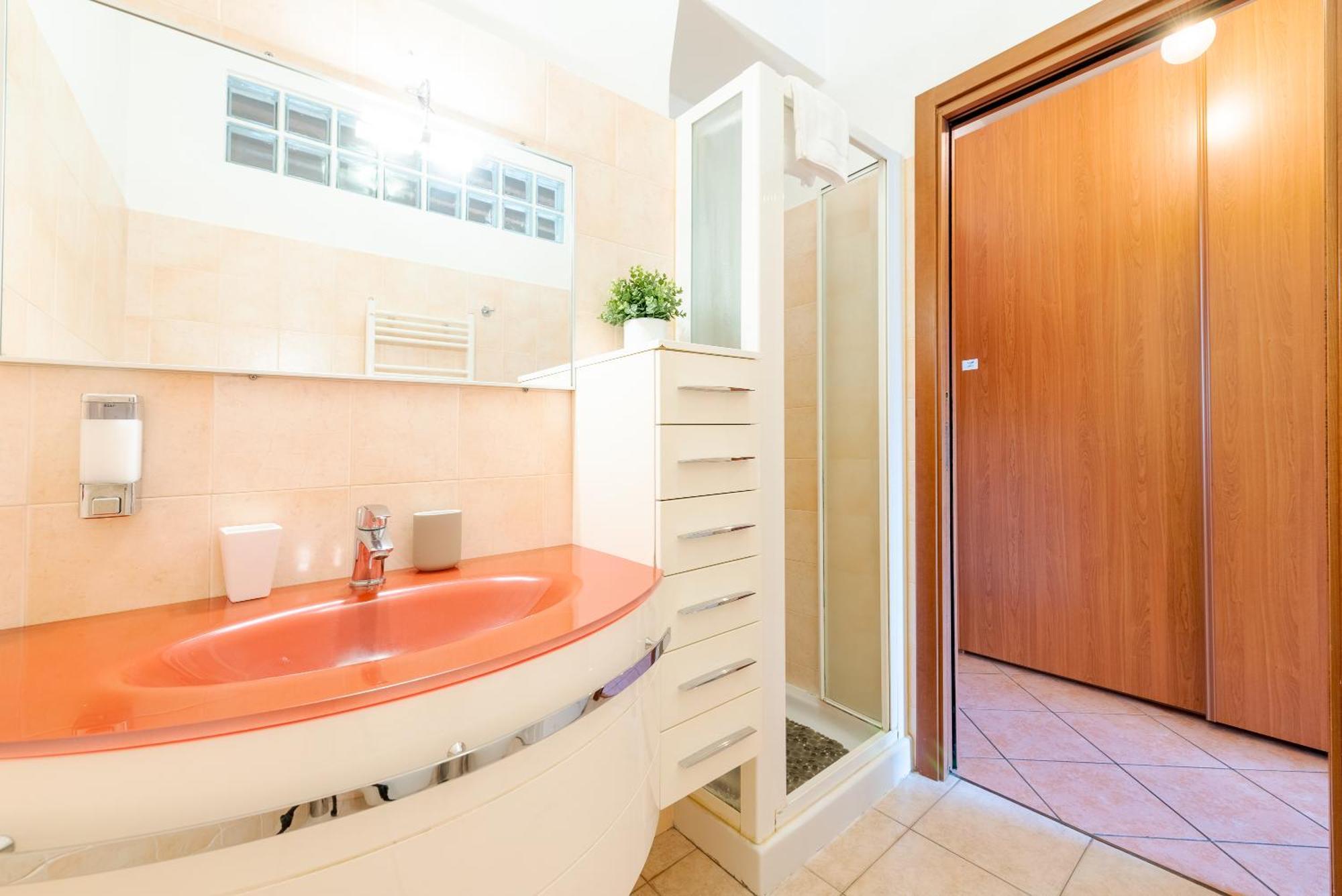 Guest Planet - Rosso Milano Apartment - Navigli Area Екстер'єр фото