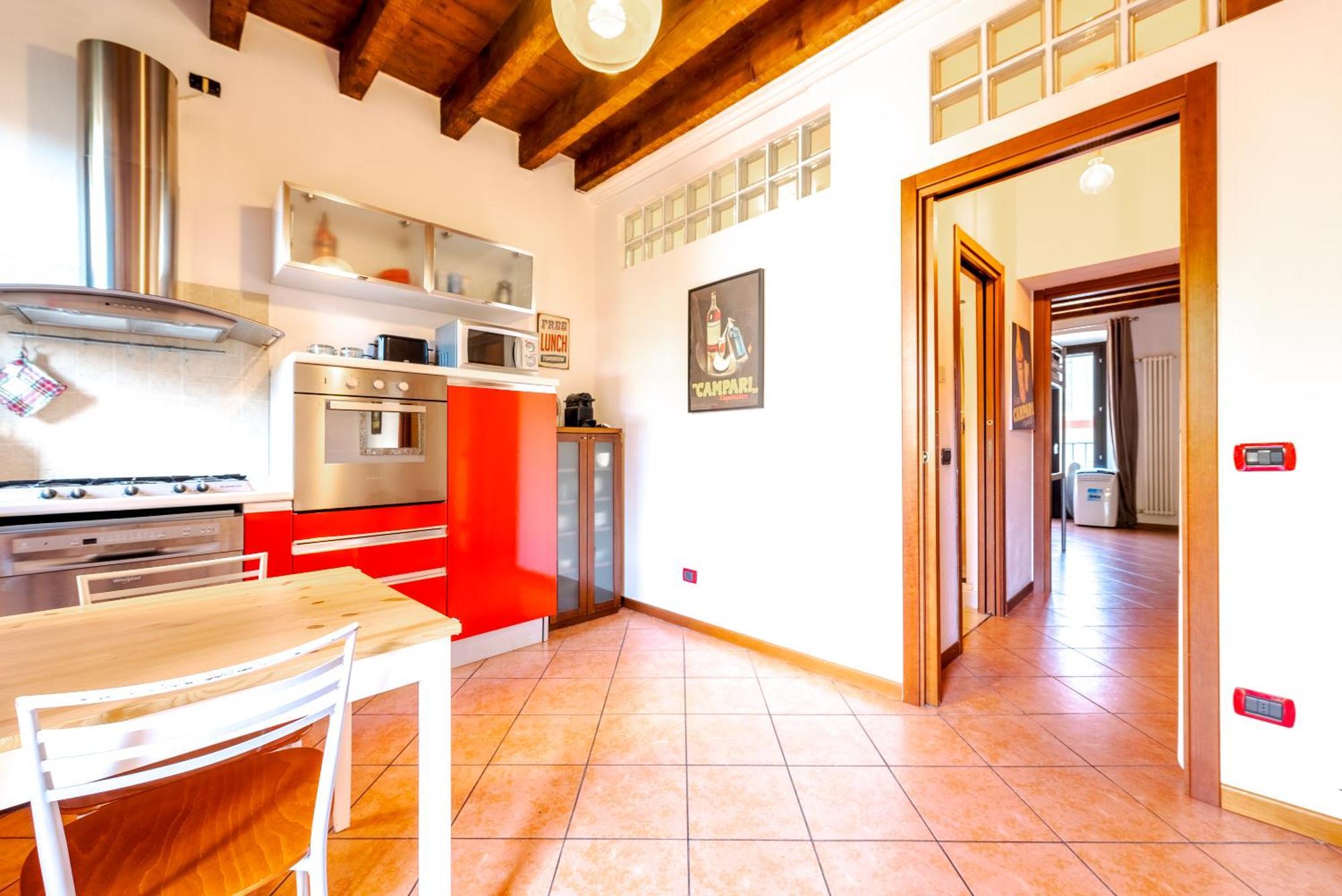 Guest Planet - Rosso Milano Apartment - Navigli Area Екстер'єр фото