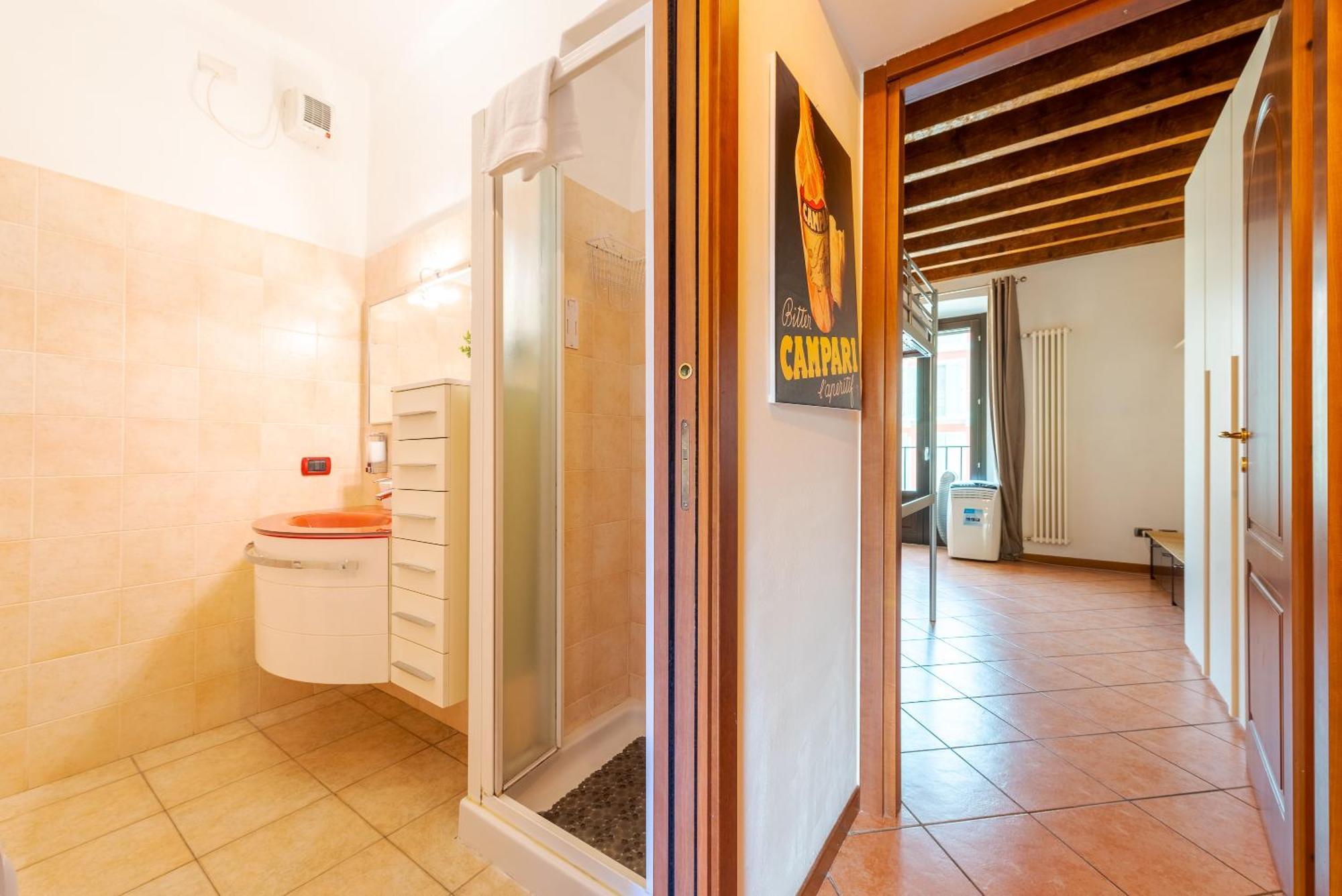 Guest Planet - Rosso Milano Apartment - Navigli Area Екстер'єр фото